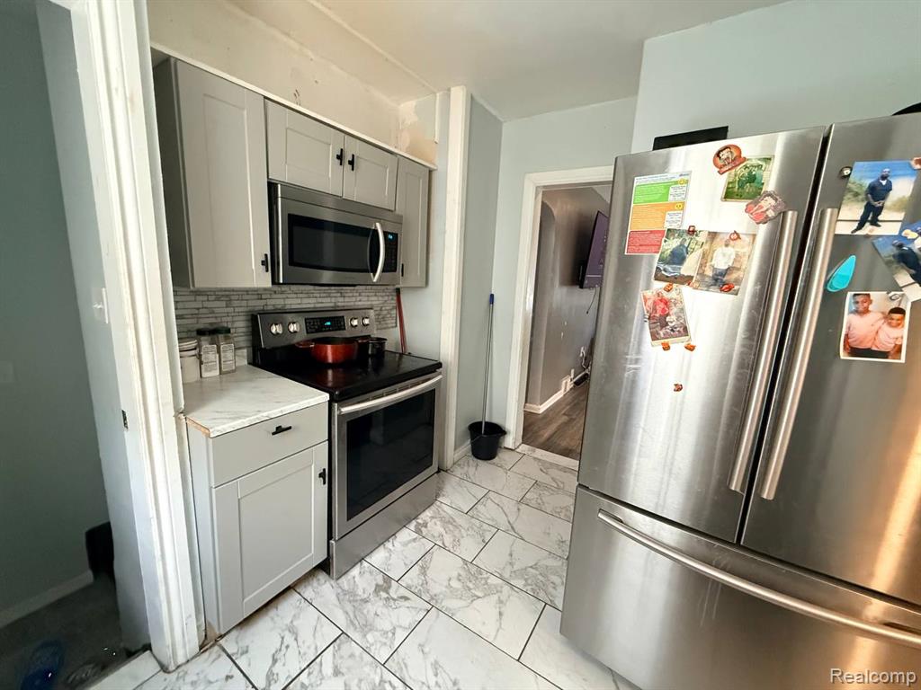 6215 Radnor Street, Detroit, MI 48224 — Photo 9