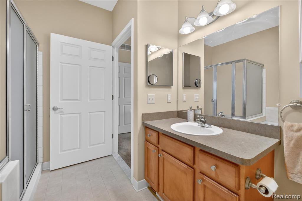 50150 Scott Court, 36, Shelby Twp, MI 48317 — Photo 17
