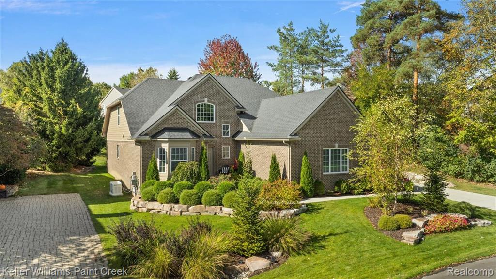 84 Greenan Lane, Lake Orion, MI 48362 — front exterior