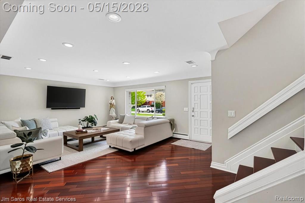 1024 Blairmoor Court, Grosse Pointe Woods, MI 48236 — Photo 6