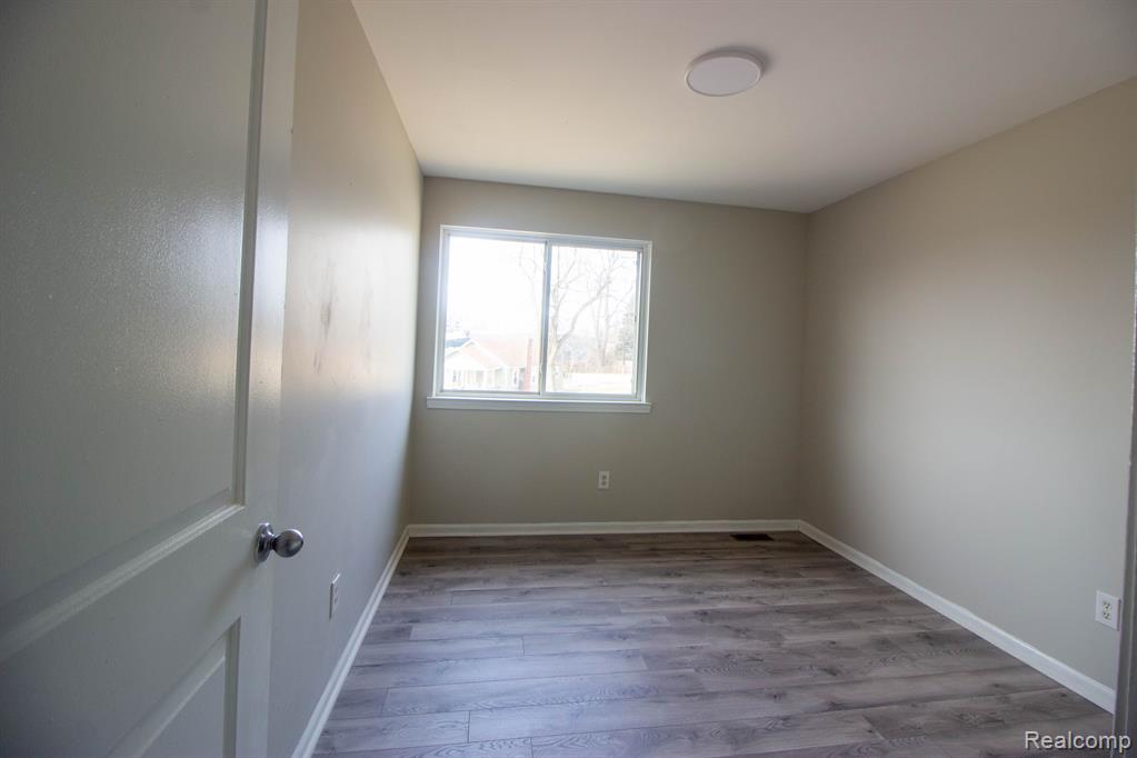 752 PENSACOLA Avenue, Pontiac, MI 48340 — Photo 12