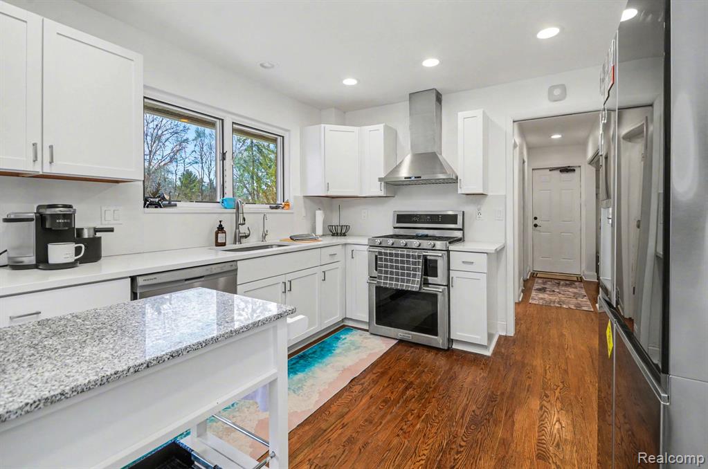 7250 Cedarcroft Lane, West Bloomfield, MI — Photo 26
