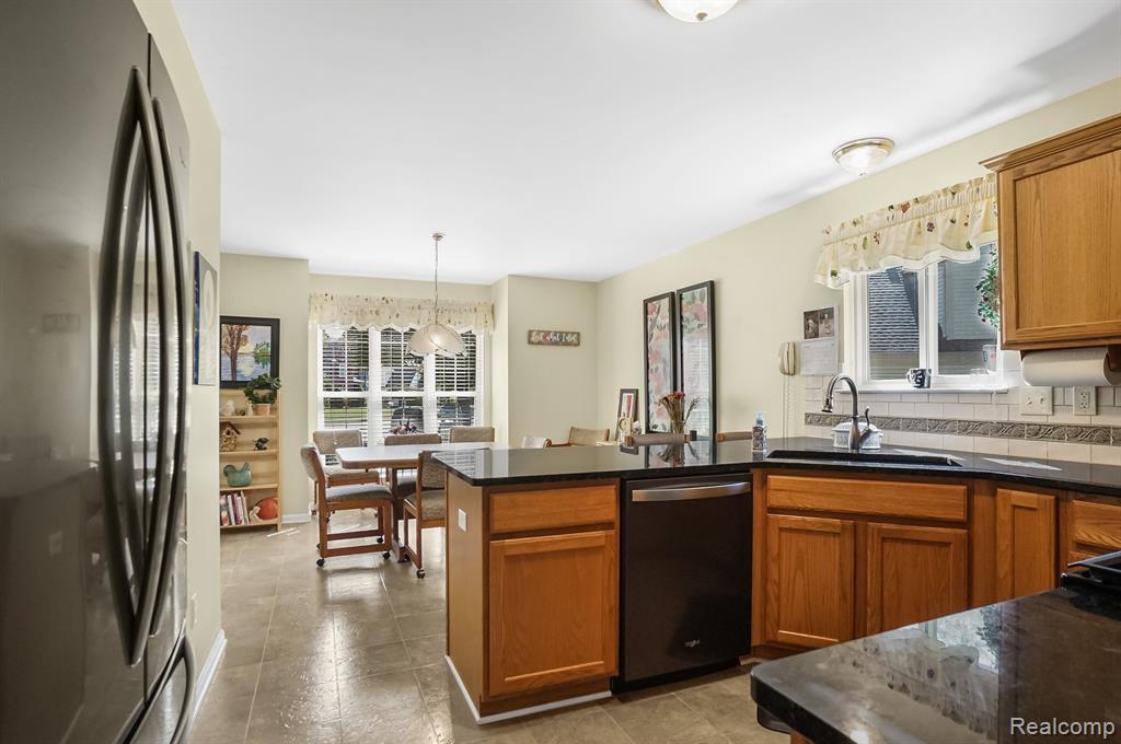 44347 LA DOMAIN Drive, Sterling Heights, MI 48314 — Photo 11