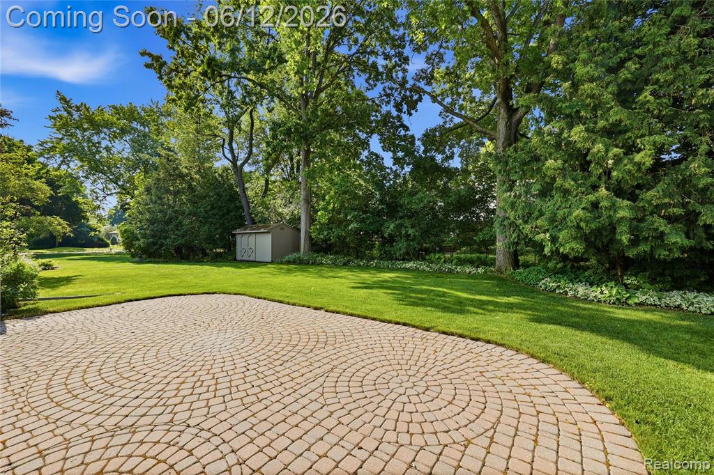 640 Longfellow Drive, Troy, MI 48085 — Photo 39