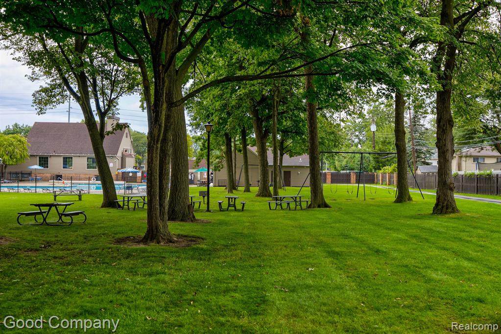 2030 WICKHAM Street, Royal Oak, MI 48073 — Photo 47