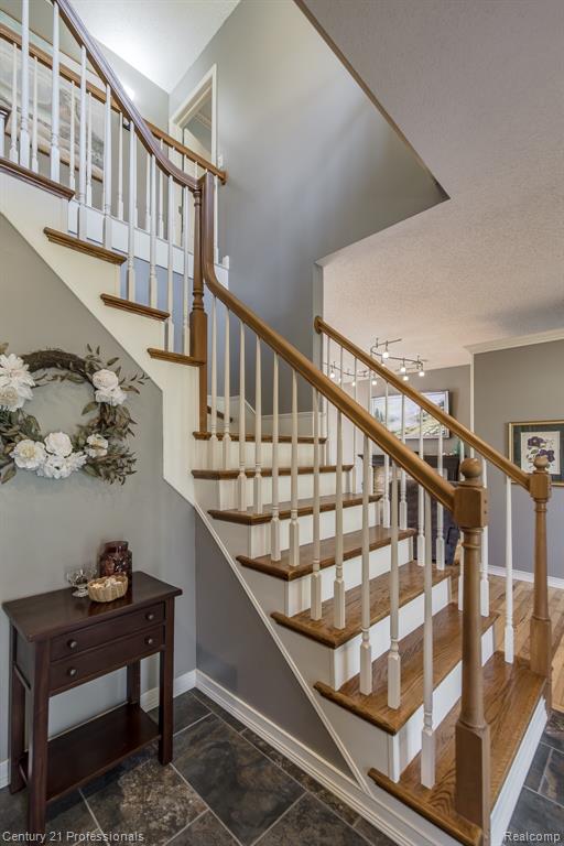 5492 E Alyssa Court, White Lake, MI 48383 — Photo 10