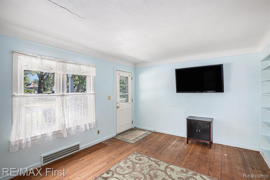 703 Trumbull Street, St. Clair, MI 48079 — Photo 3