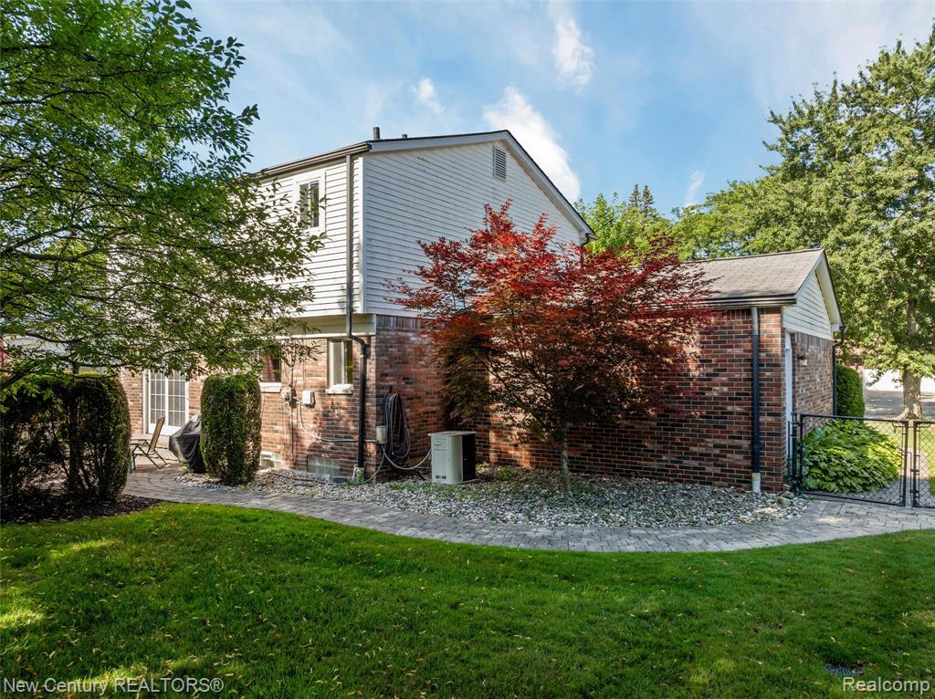 5140 Babbit Drive, Troy, MI 48085 — Photo 31