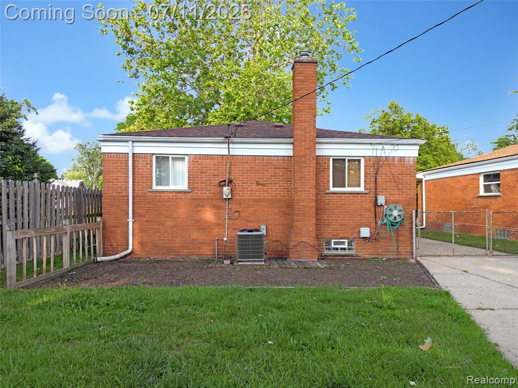 5965 N Lafayette Street, Dearborn Heights, MI 48127 — Photo 4