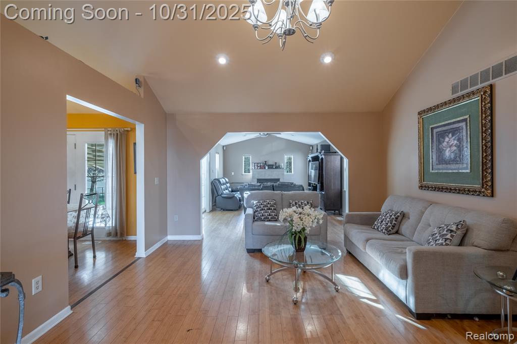 7036 Glen Oak Drive, Grand Blanc, MI 48439 — Photo 4