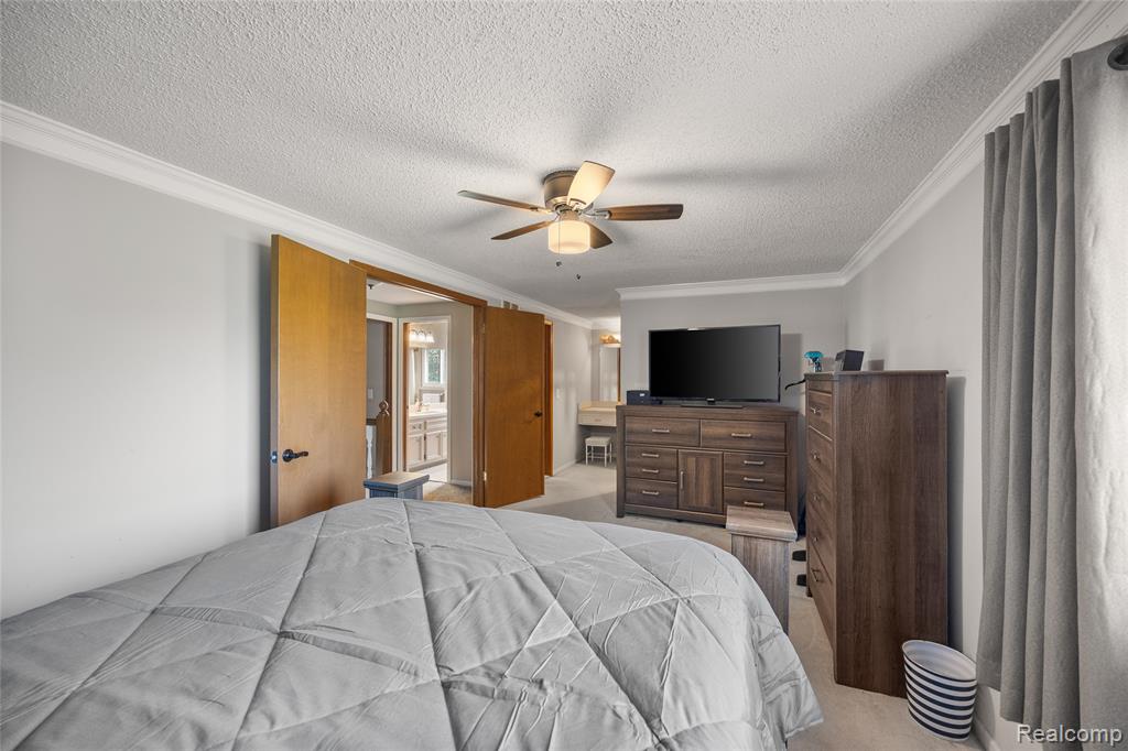 46073 Hollowoode Lane, Macomb, MI 48044 — Photo 21