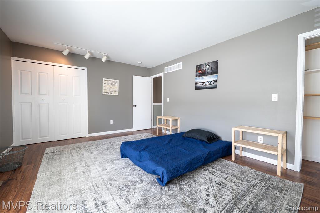 804 S Oak Brook Ridge Drive, 149, Rochester Hills, MI 48307 — Photo 22