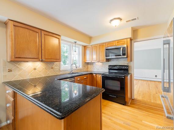 8160 Manchester, Grosse Ile, MI 48138 — Photo 11