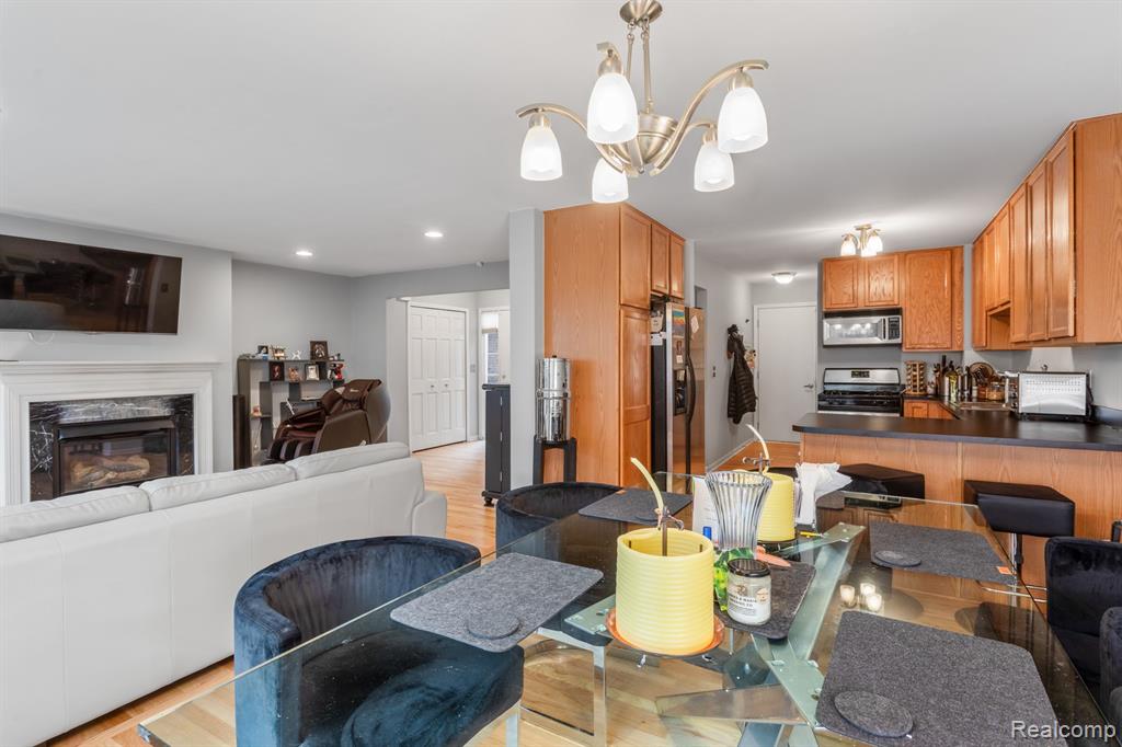 605 James Circle, Royal Oak, MI 48067 — Photo 9