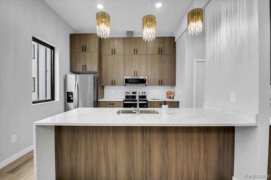 177 Gladstone, Detroit, MI, 48202