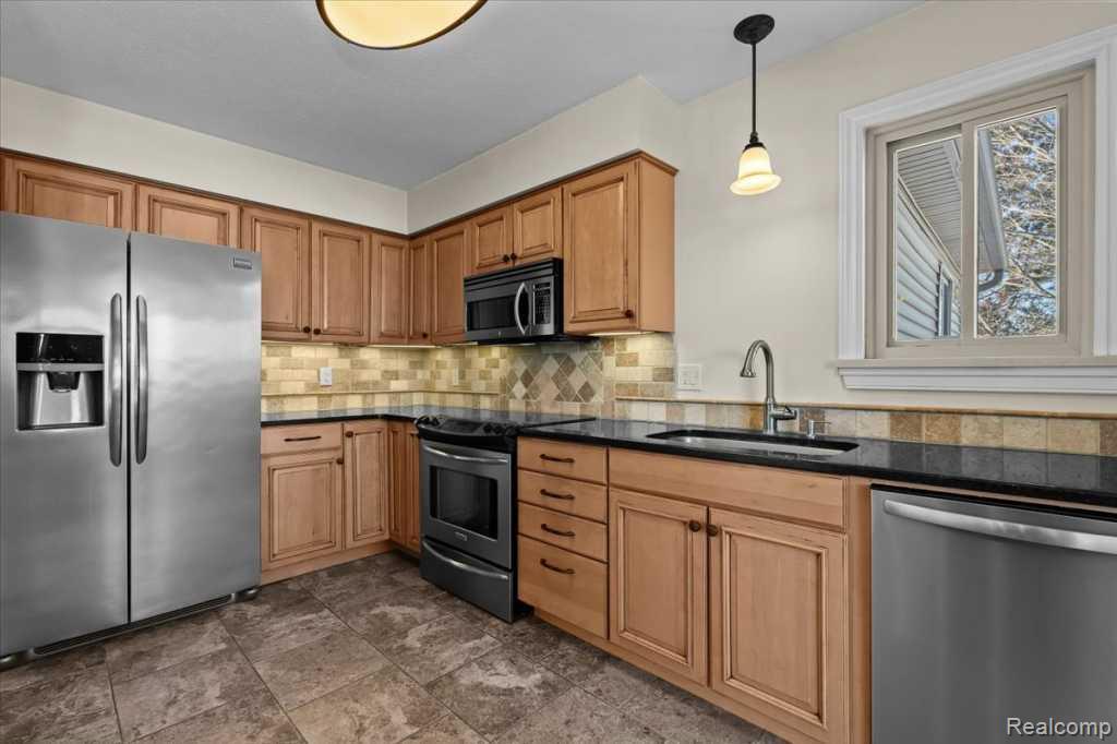 738 S Milford Road, Milford, MI 48381 — Photo 18