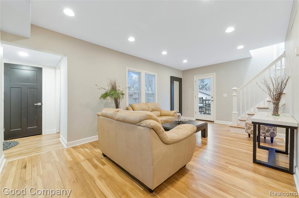 824 Florence Avenue, Royal Oak, MI 48067 — Photo 8