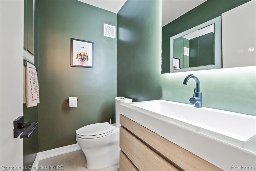 956 Northlawn Boulevard, Birmingham, MI 48009 — Photo 11