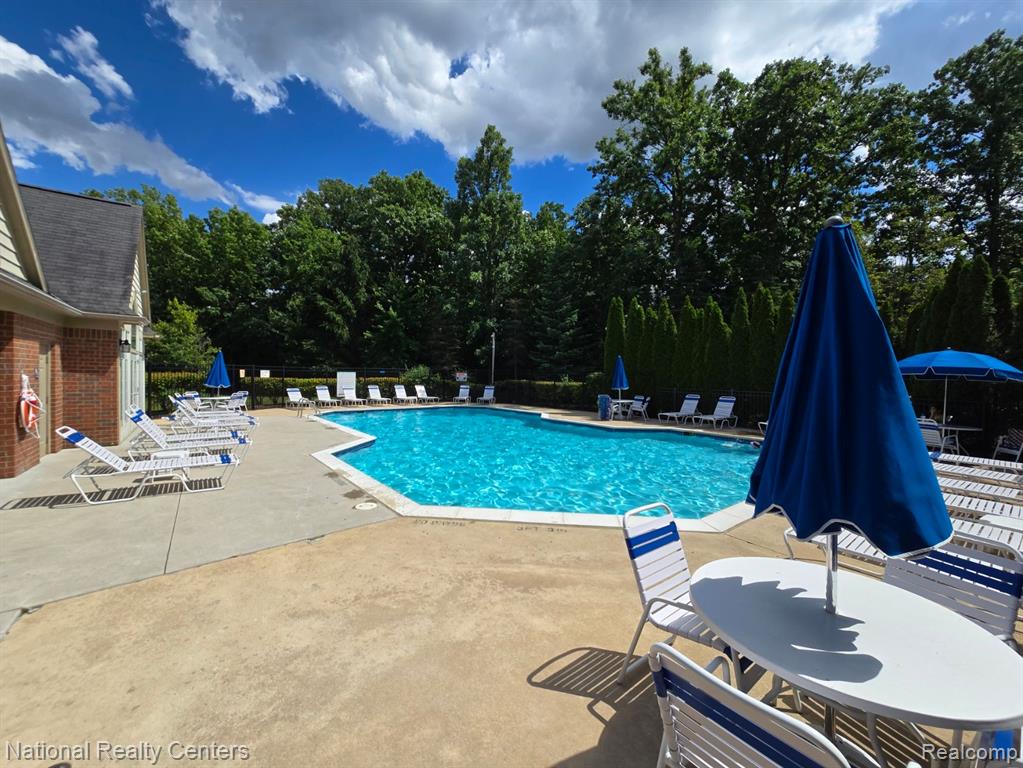 4058 RADCLIFF Drive, Canton, MI 48188 — Photo 2