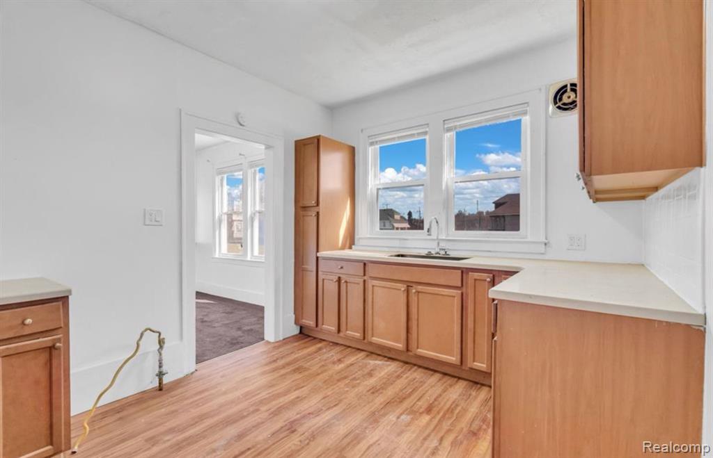 5573 Montclair Street, Detroit, MI 48213 — Photo 13