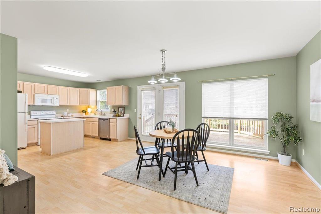436 Pine Valley Court, Oxford, MI 48371 — Photo 15