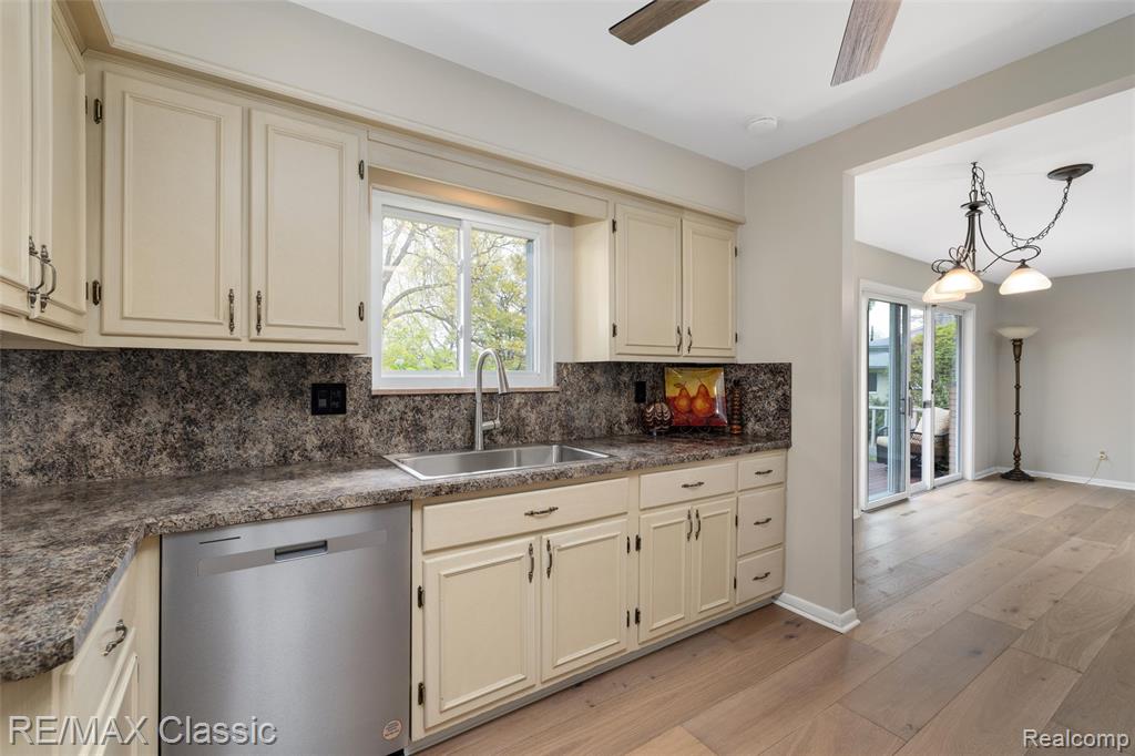 804 Bonita Drive, White Lake, MI 48383 — Photo 23