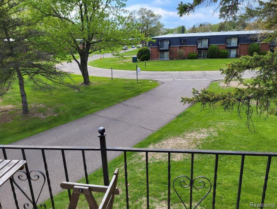 1844 Colonial Village Way, 3, Waterford, MI 48328 — Photo 5