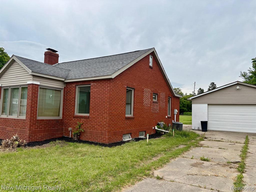 4469 S Saginaw Street, Burton, MI 48529 — Photo 3