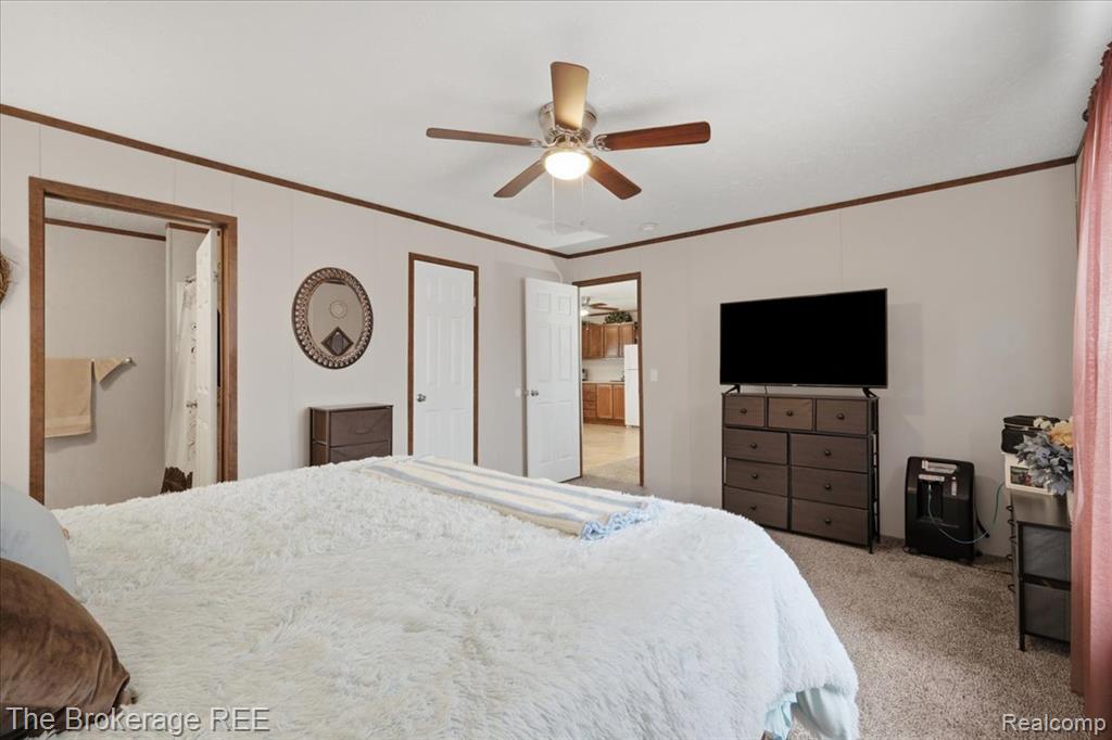 9542 Foxwell Circle, Fenton, MI 48430 — Photo 18