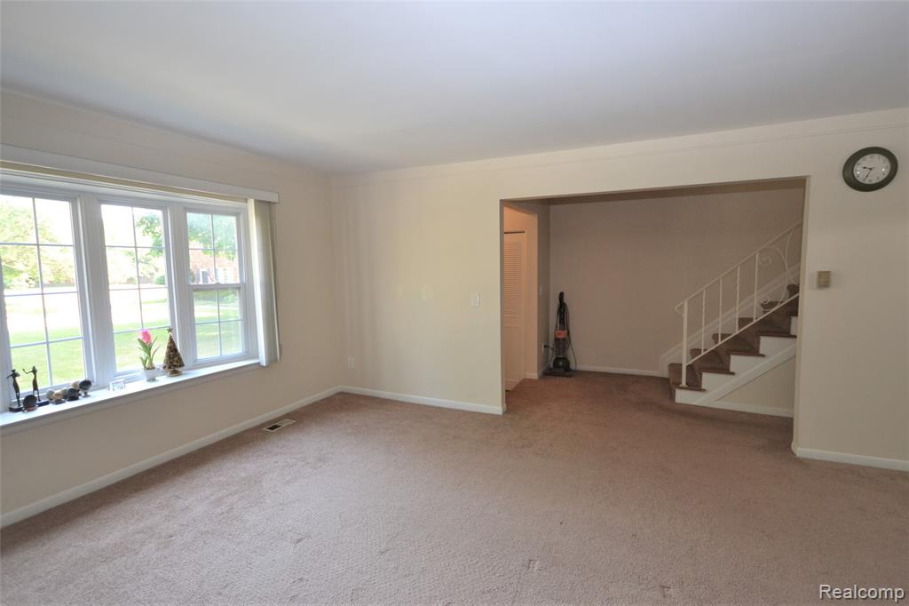 559 Fox Hills Drive N, Bloomfield Hills, MI 48304 — Photo 6