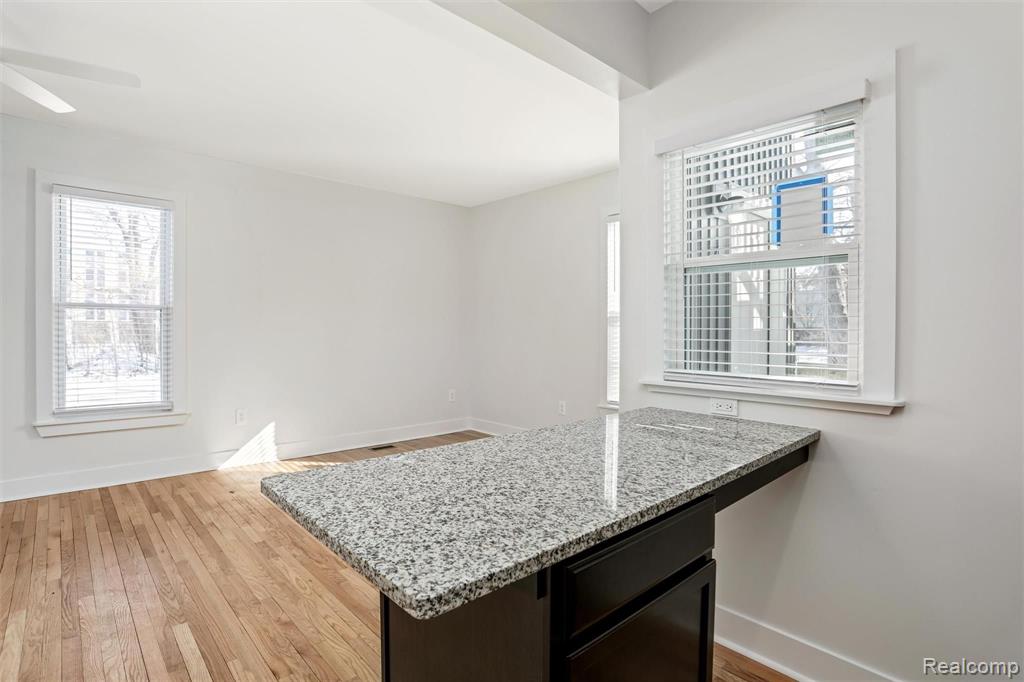 89 W Philadelphia Street - Photo 4