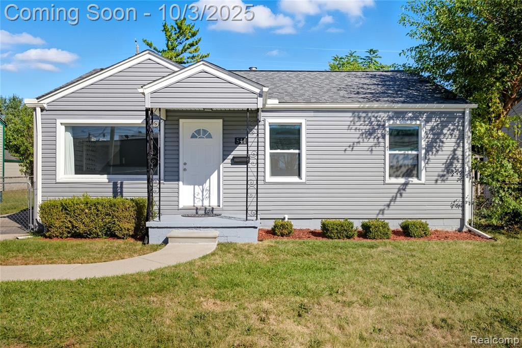 541 E Bennett Avenue, Ferndale, MI 48220 — front exterior