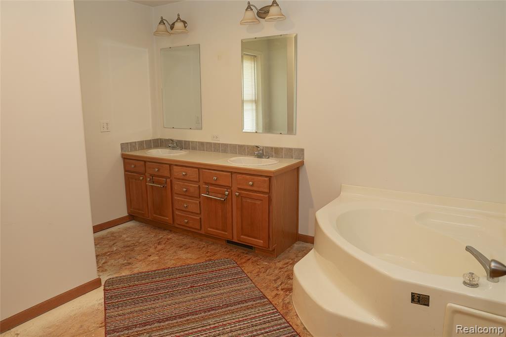 2755 Curtis Road, Leonard, MI 48367 — Photo 41