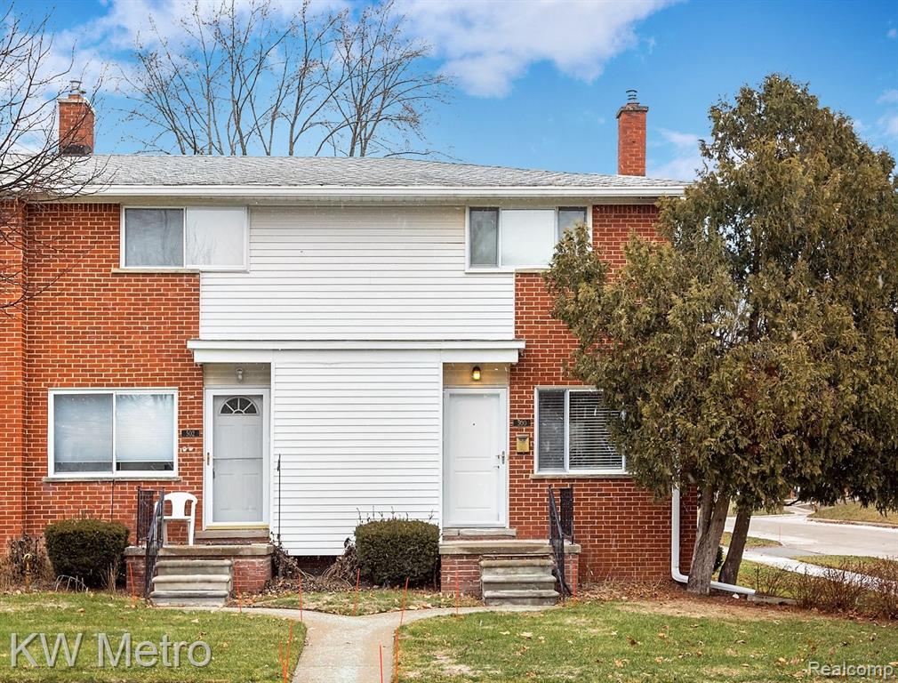 500 W HOUSTONIA Avenue, Royal Oak, MI 48073 — Photo 2