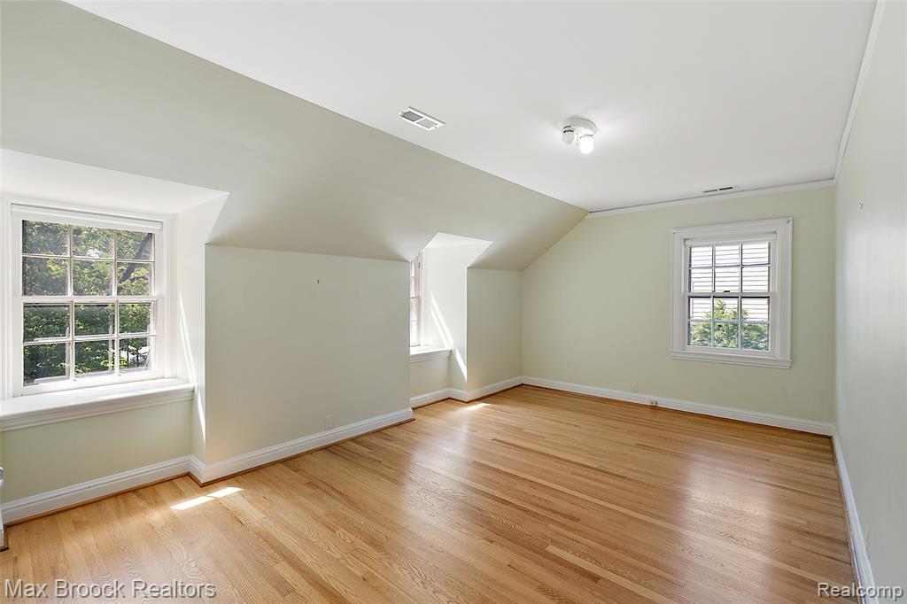 748 Waddington Street, Bloomfield Hills, MI 48301 — Photo 28