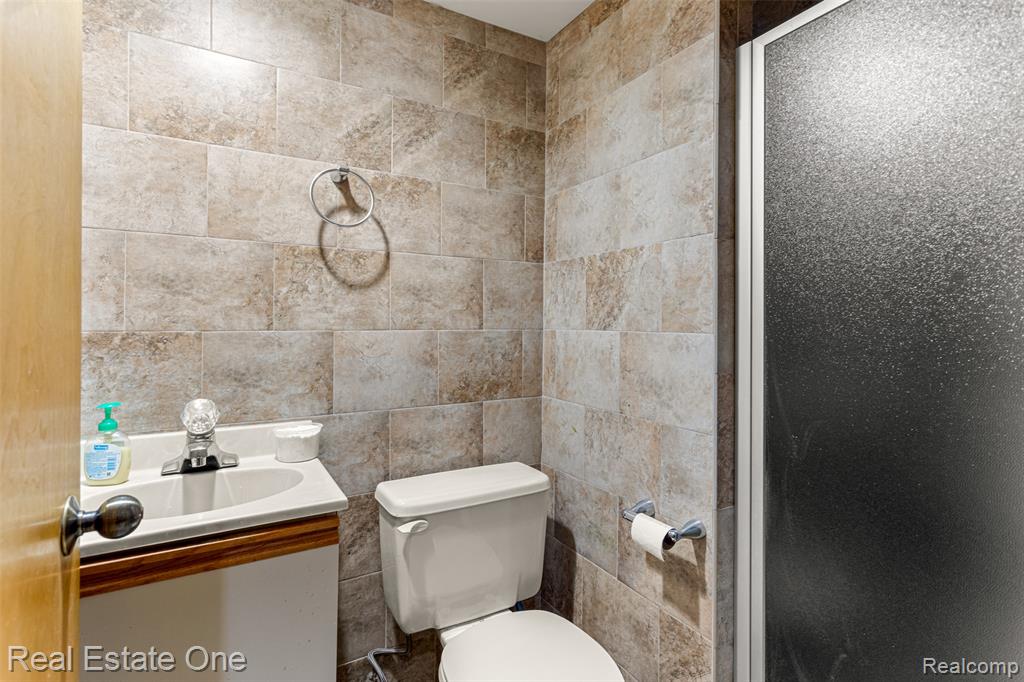 18191 Country Club Circle, Riverview, MI 48193 — Photo 49
