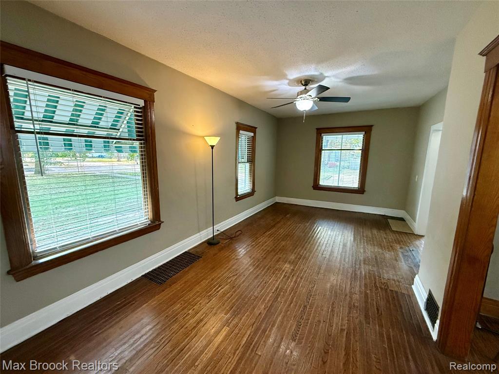 621 Pierson Street, Flint, MI 48503 — Photo 3