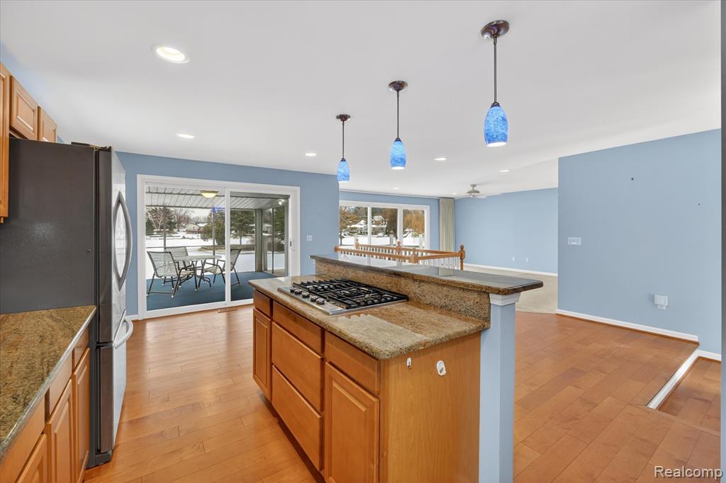 5124 Driftwood Drive, Commerce Twp, MI 48382 — Photo 11