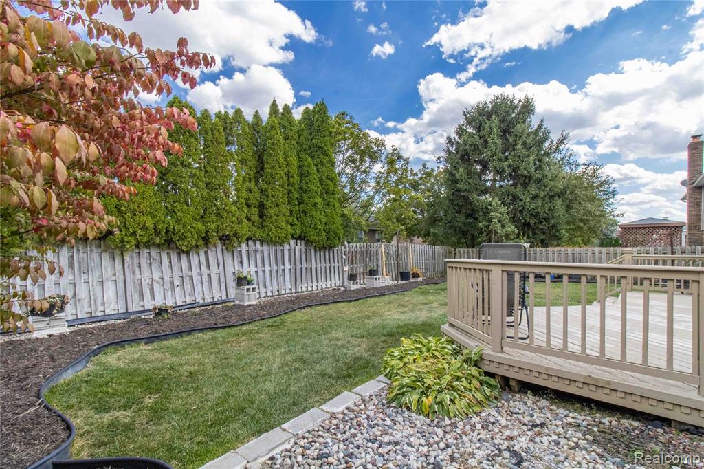 40216 Denbigh Drive, Sterling Heights, MI 48310 — Photo 38