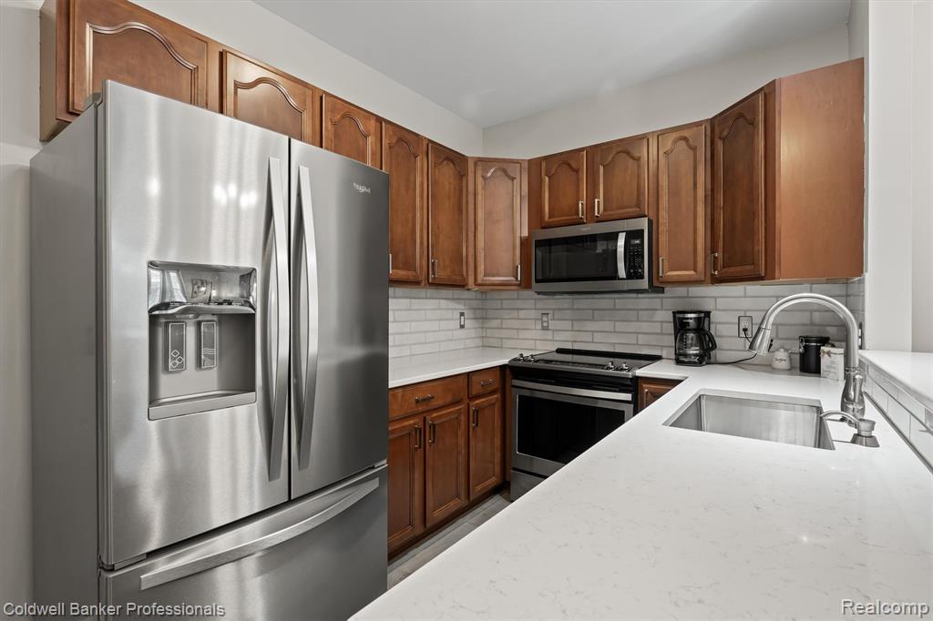 41210 Maplewood Drive, Canton, MI 48187 — Photo 11