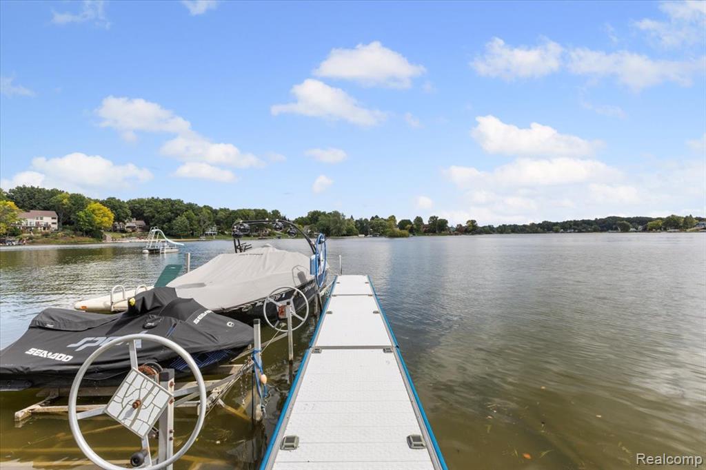 8437 WOODLAND SHORE Drive, Brighton, MI 48114 — Photo 14