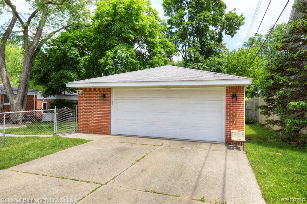 702 Woodlawn Avenue, Royal Oak, MI 48073 — Photo 34