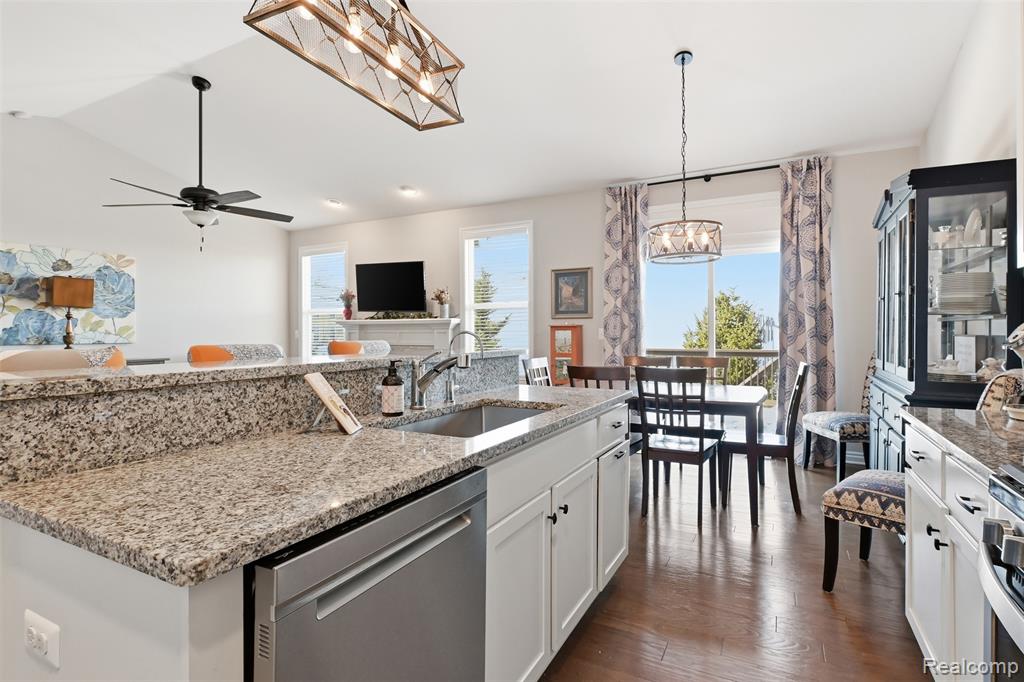 30879 Asbury Hill Court, New Hudson, MI 48165 — Photo 15