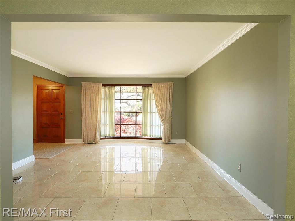 42429 Royal Lane, Clinton Twp, MI 48038 — Photo 16