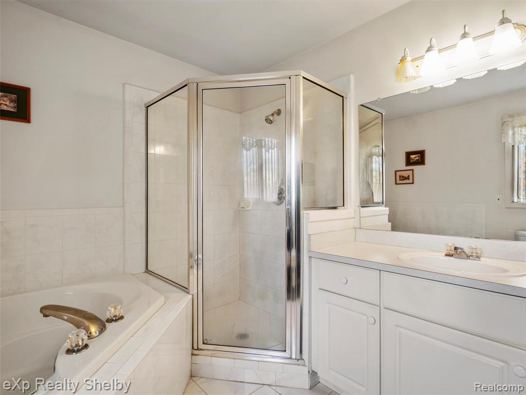 49088 Lehr Drive, Macomb, MI 48044 — Photo 22