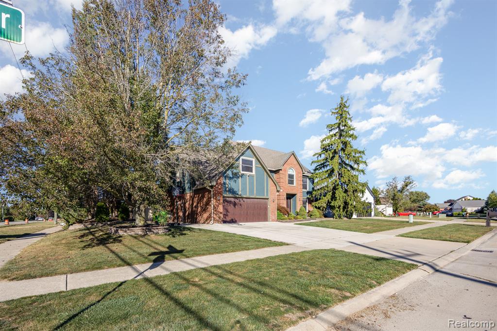 53005 Gregory Drive, Macomb, MI 48042 — Photo 3