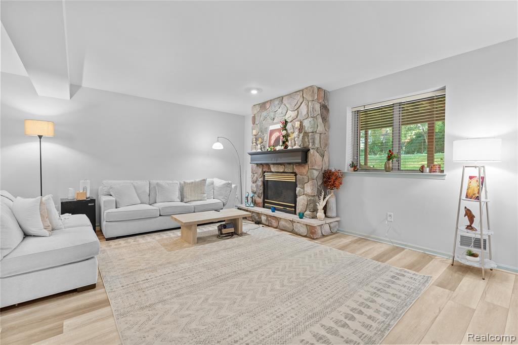 5366 Warwick Trail, Grand Blanc, MI 48439 — Photo 47