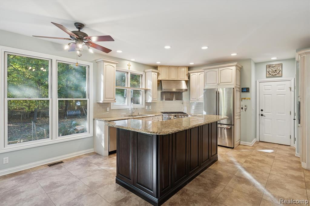 5203 N Bancroft, Bancroft, MI 48429 — Photo 20