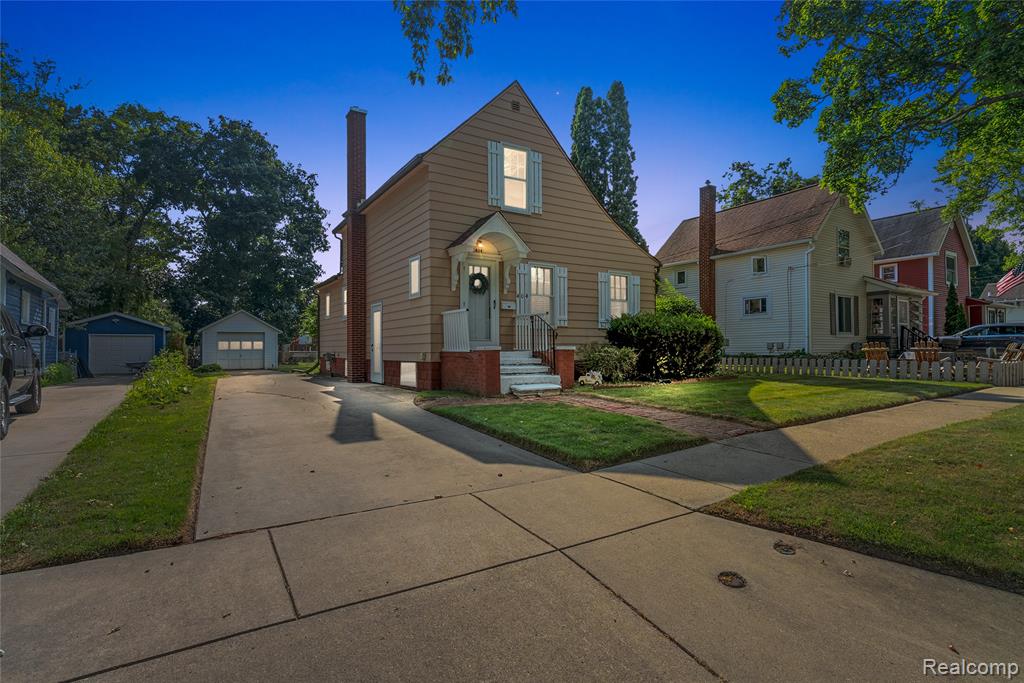 404 N Mercer Street, Durand, MI 48429 — front exterior