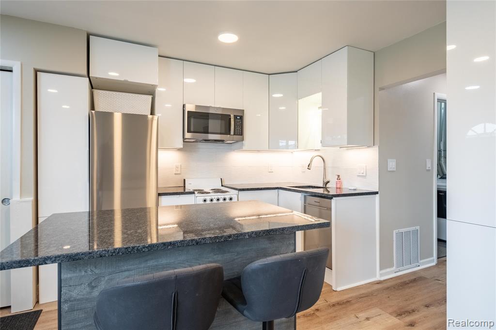 29150 Manchester Street, Westland, MI — Photo 3